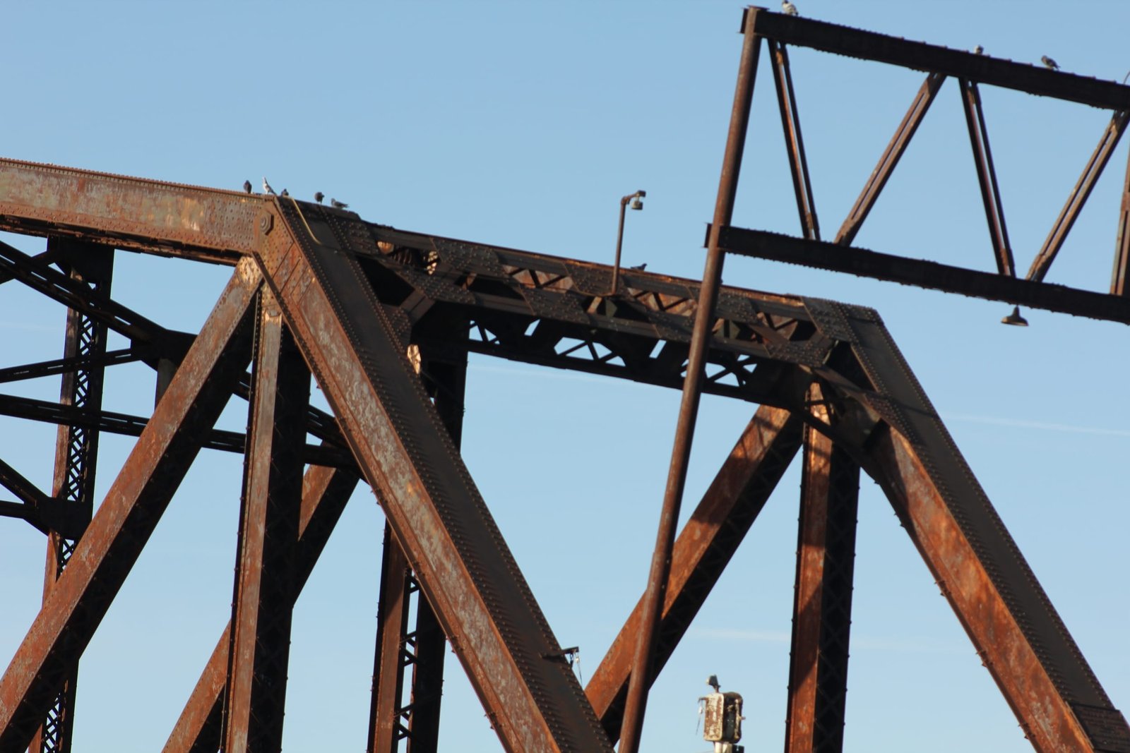 Portal bracing of Nebraska swing span (span #3)